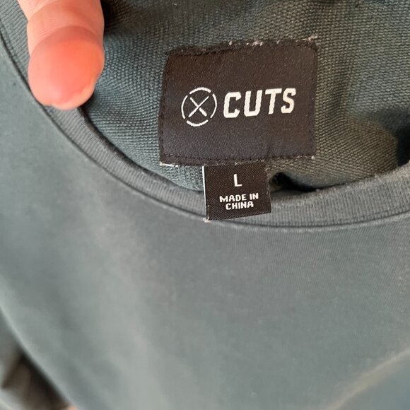 Cuts Hyperloop Split Hem Pullover - Picture 2 of 3